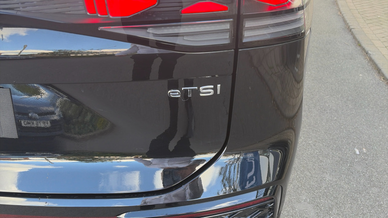 Volkswagen Tayron 1.5 eTSI R-Line 5dr DSG7 [7 Seat] Petrol Estate